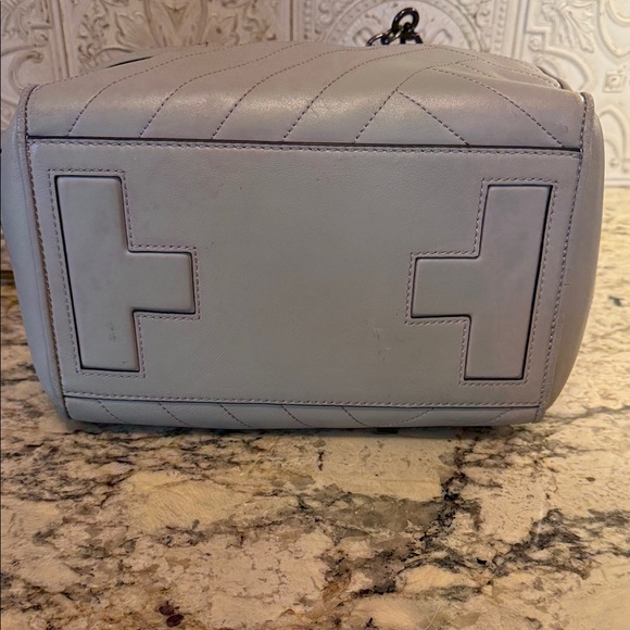 Tory Burch Light Gray Quilted Crossbody Bag Like New - Picture 5 of 15